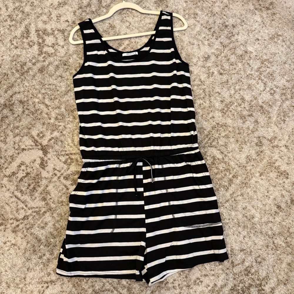 Reoria Striped Black and White Striped Tank Top Romper Shorts Pockets Women’s XL